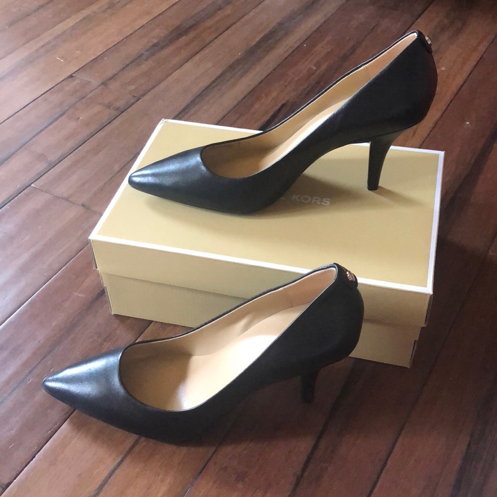 NEW Michael Kors Fled Mid Pump Leather Sz 10 Heels